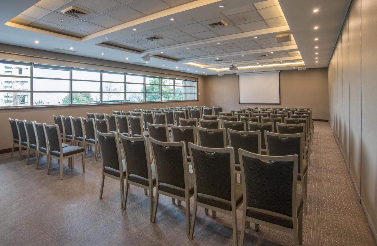 Novotel Santiago Las Condes Экстерьер фото