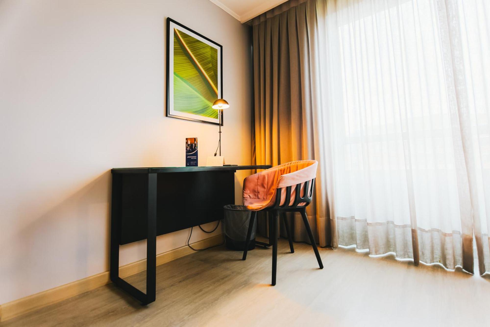 Novotel Santiago Las Condes Экстерьер фото